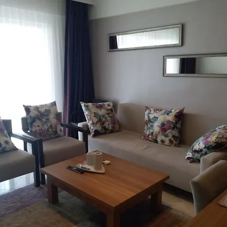 4 Kisilik Ortak Havuzlu Konforlu Daire, Aydin Kusadasi - Awz146 아파트
